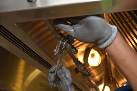 What a Plumbing Company Website Needs to Win Local Customers